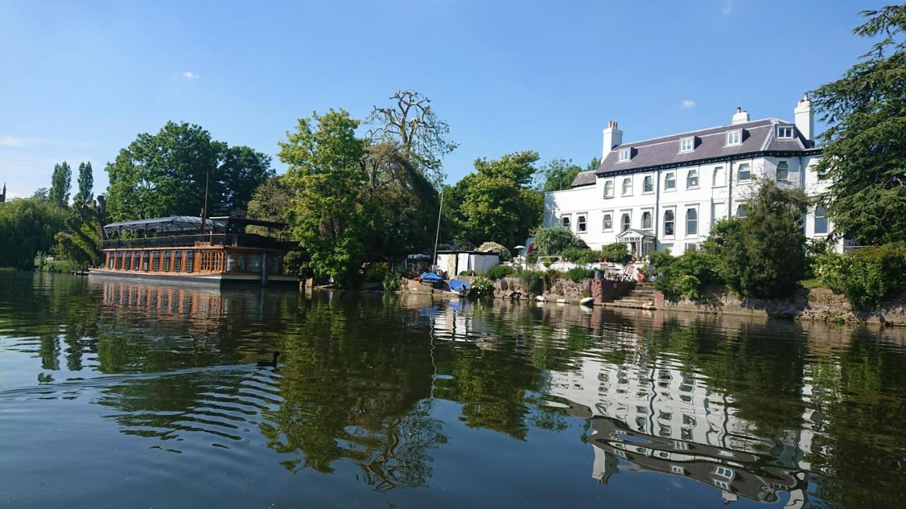 Tulana Taggs - Floating Home On Idyllic Island Hampton Hill Экстерьер фото